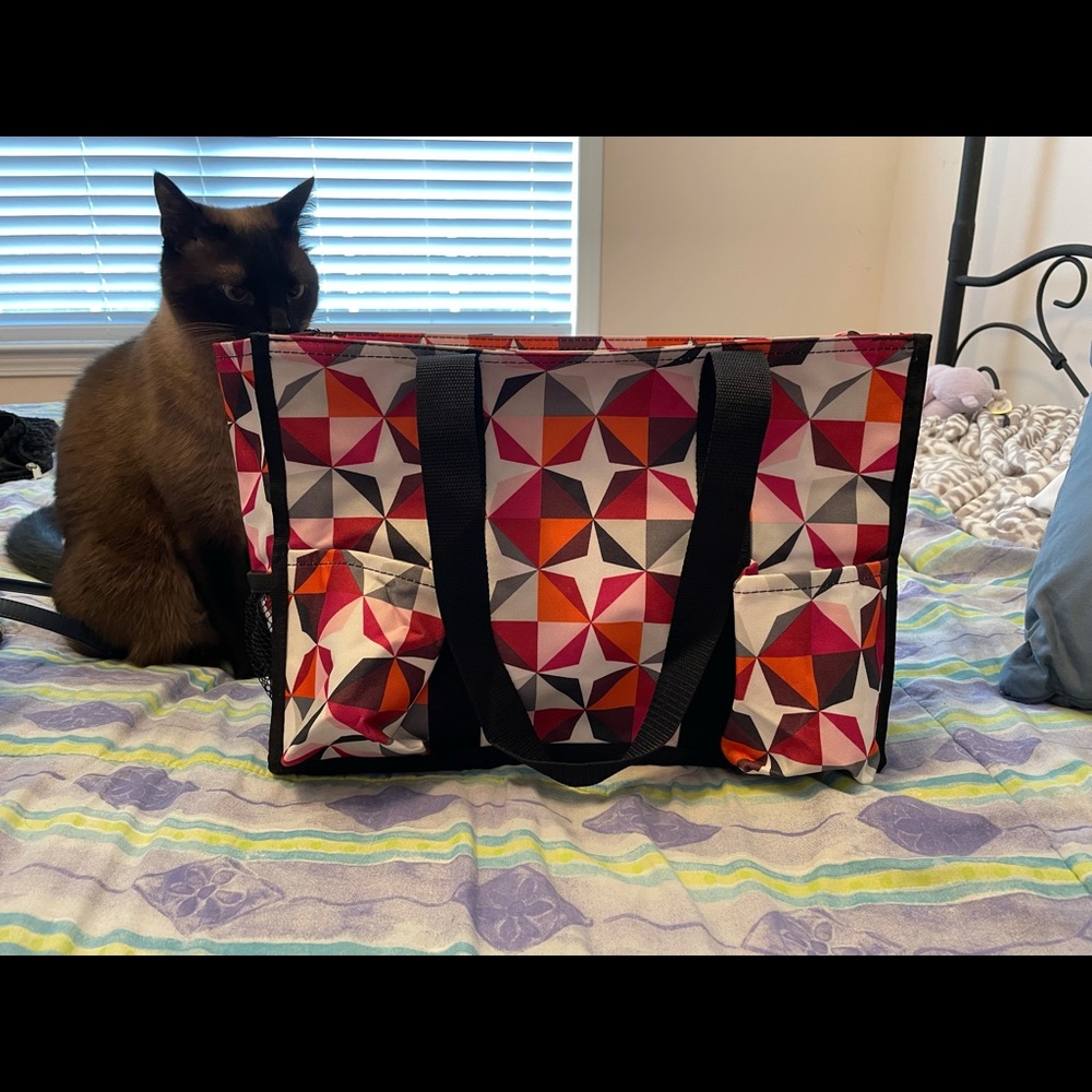 Zip Top Organizing Utility Tote in Origami Pop